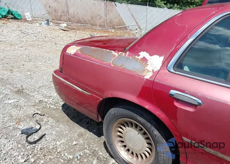 1998 Mercury Grand Marquis из США, поврежденный, VIN 2MEFM75W6WX661366